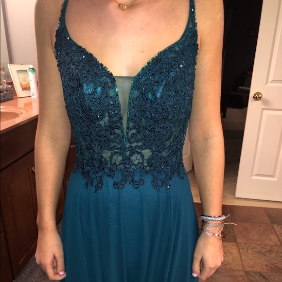Prom dress - Picture 1 of 3